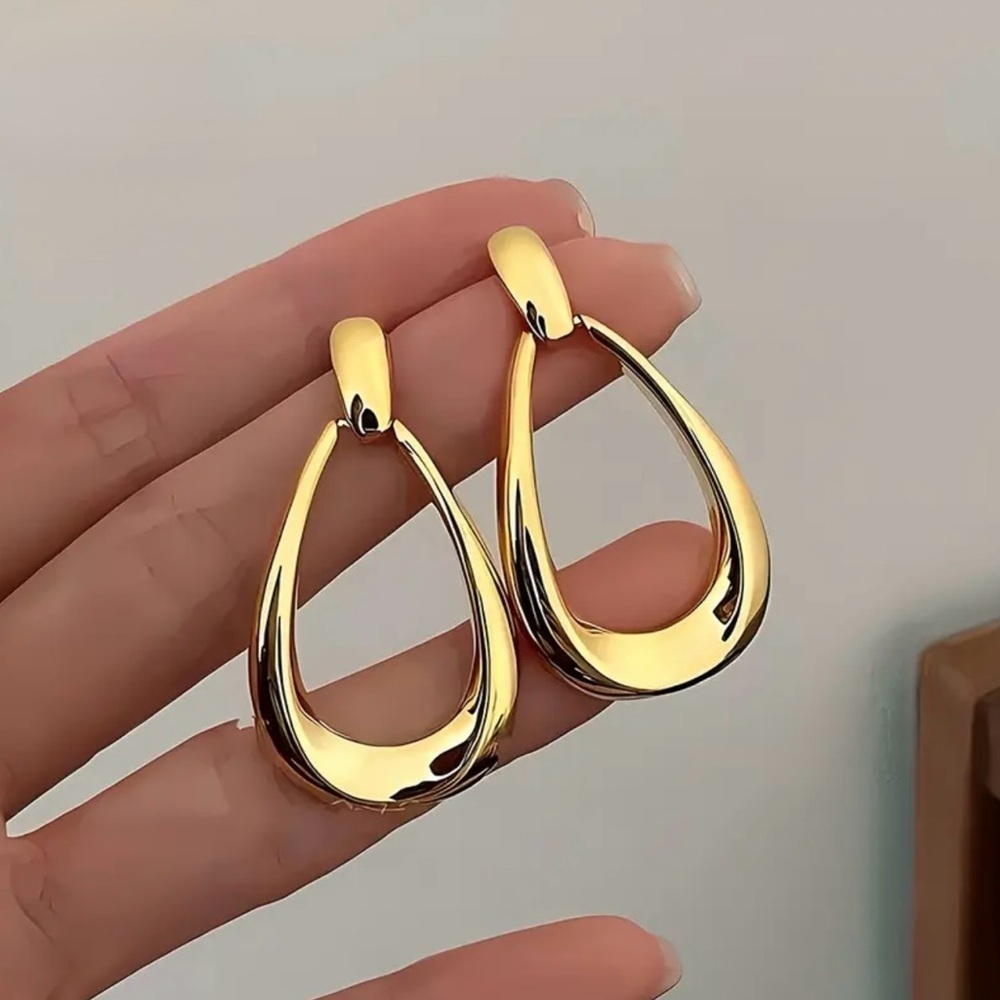 ⚜️ Elegant Minimalist Teardrop Earrings